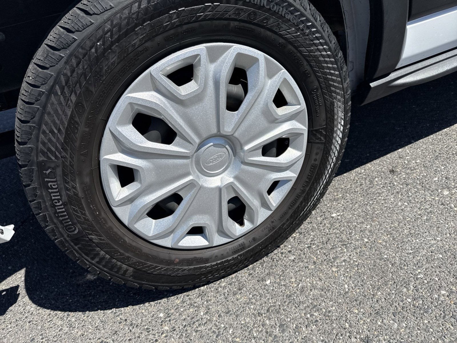 2024 Ford Transit Passenger Wagon XL