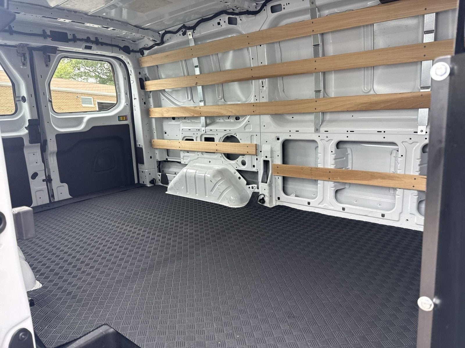2025 Ford Transit Cargo Van T-250 130" Low Rf 9070 GVWR RWD