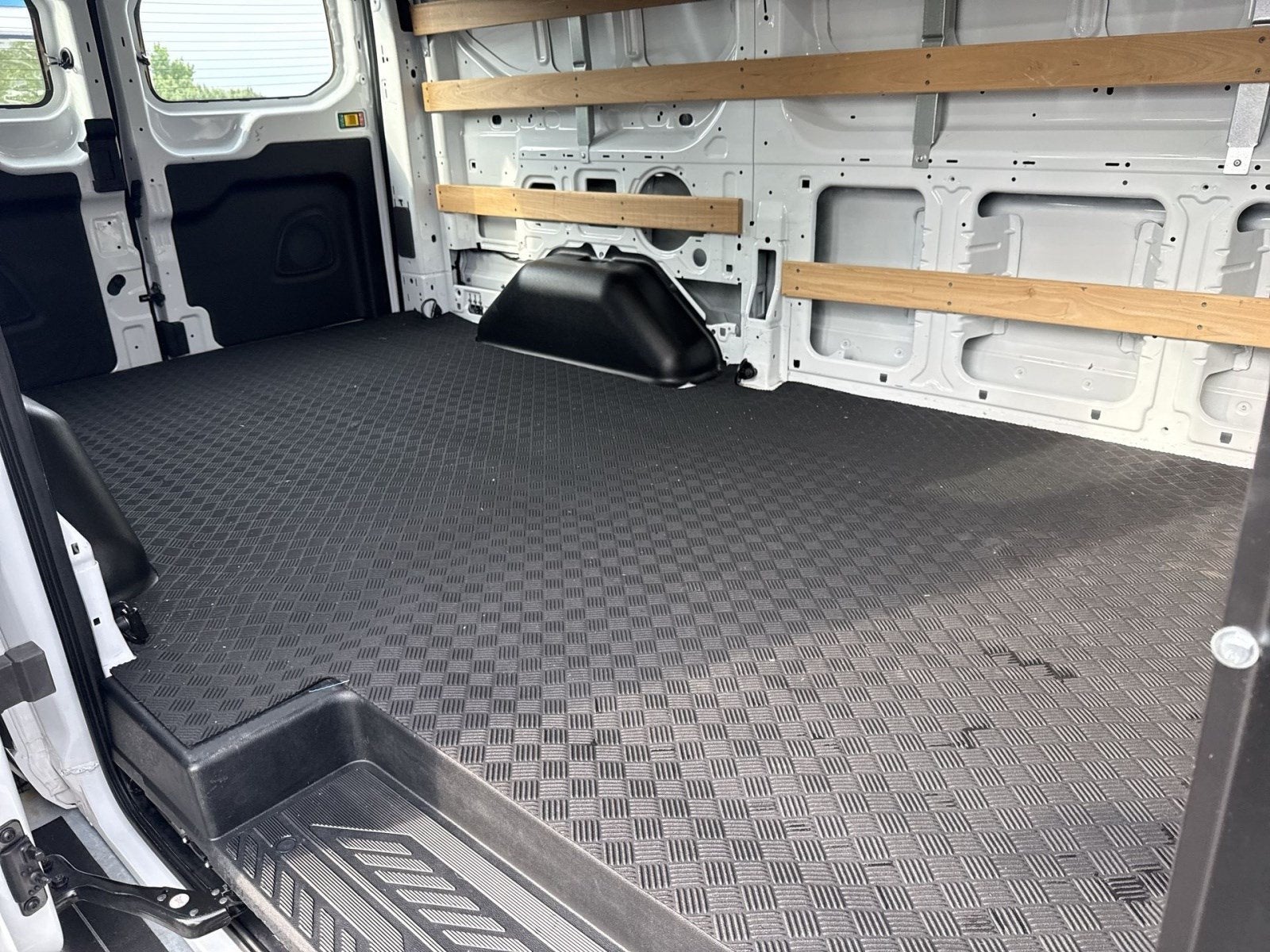 2025 Ford Transit Cargo Van T-250 130" Low Rf 9070 GVWR RWD