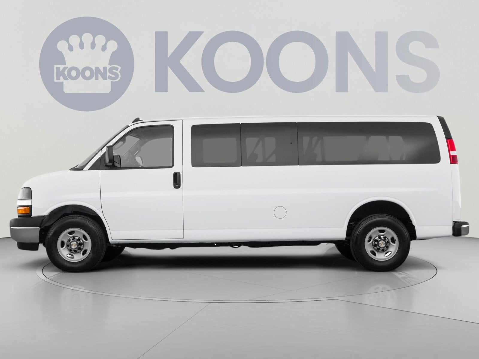 2024 Chevrolet Express Passenger 3500 1LT