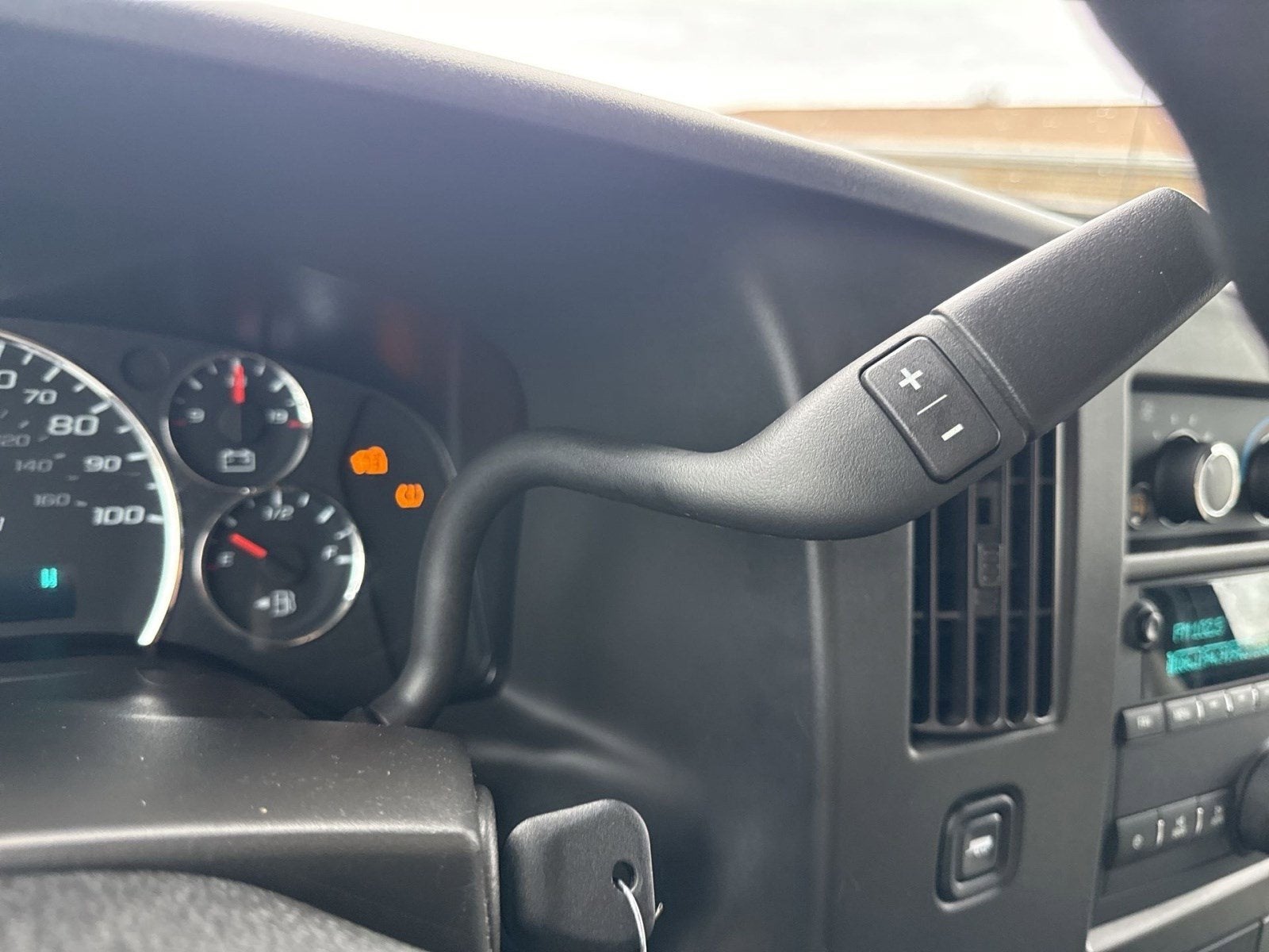2024 Chevrolet Express Passenger 3500 1LT