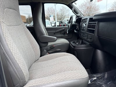 2024 Chevrolet Express Passenger 3500 1LT
