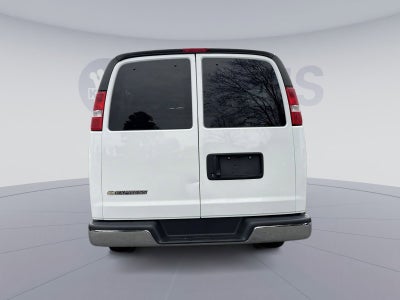 2024 Chevrolet Express Passenger 3500 1LT