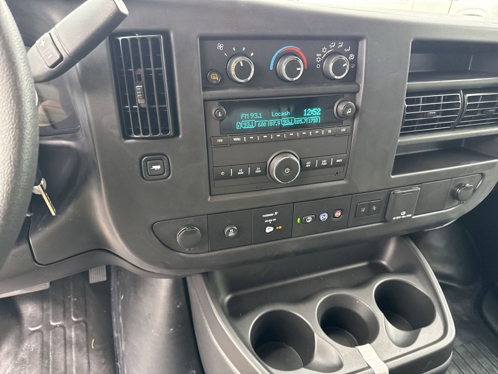 2025 Chevrolet Express Cargo WT