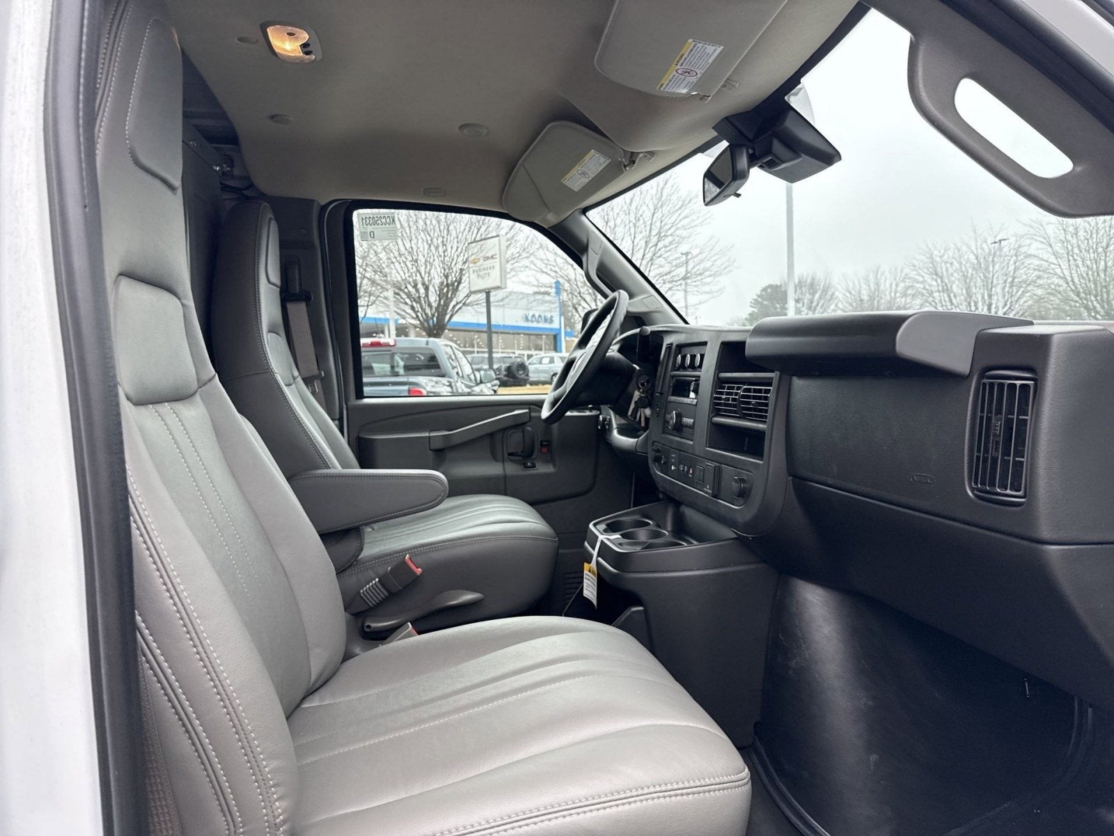 2025 Chevrolet Express Cargo WT