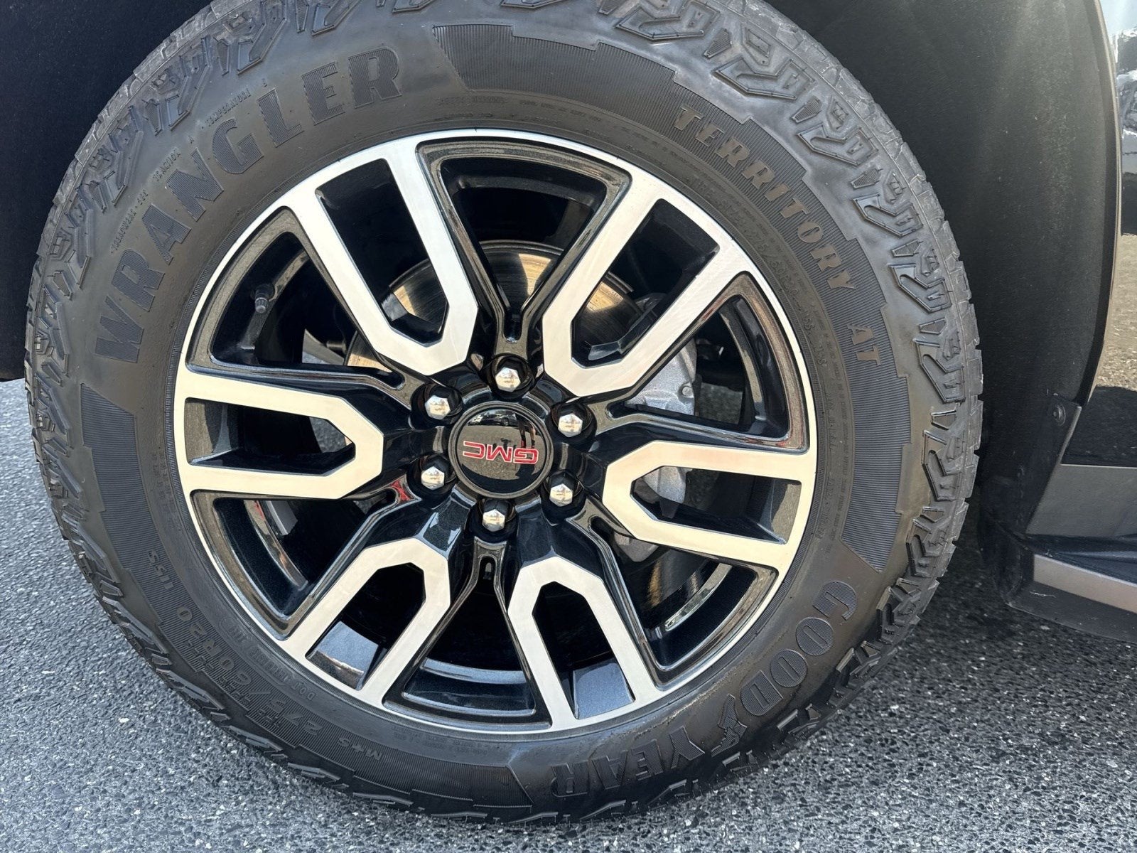 2024 GMC Yukon AT4