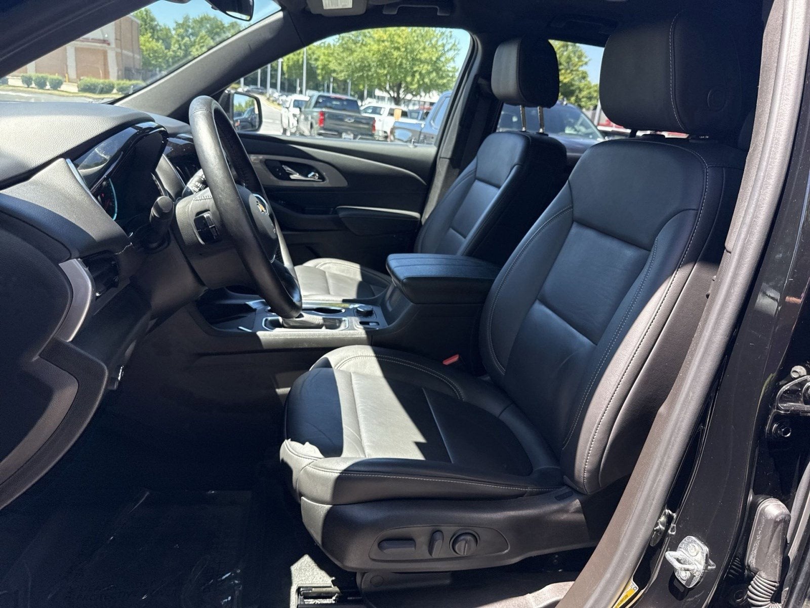 2022 Chevrolet Traverse LT Leather