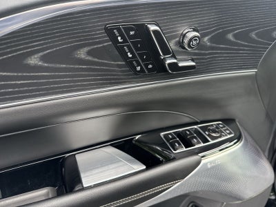 2024 Cadillac LYRIQ Luxury 2