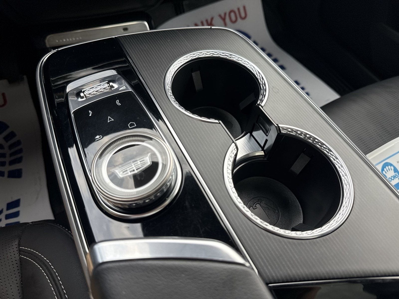 2024 Cadillac LYRIQ Luxury 2