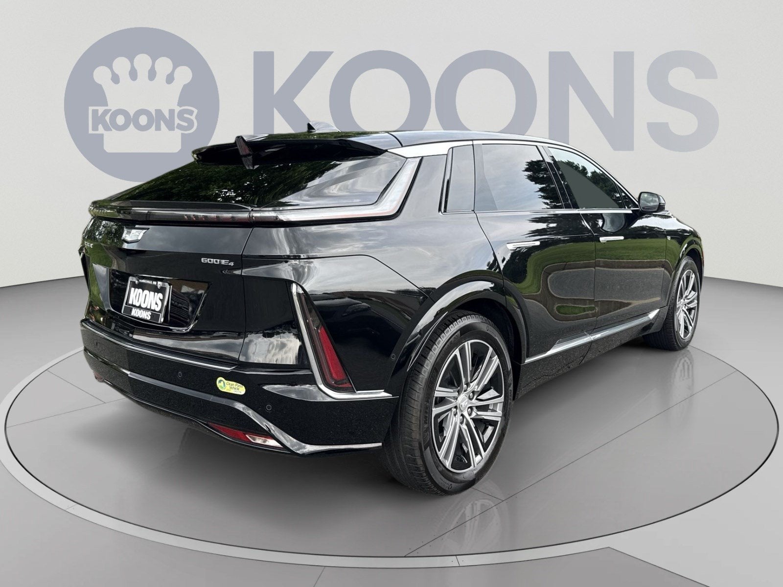 2024 Cadillac LYRIQ Luxury 2
