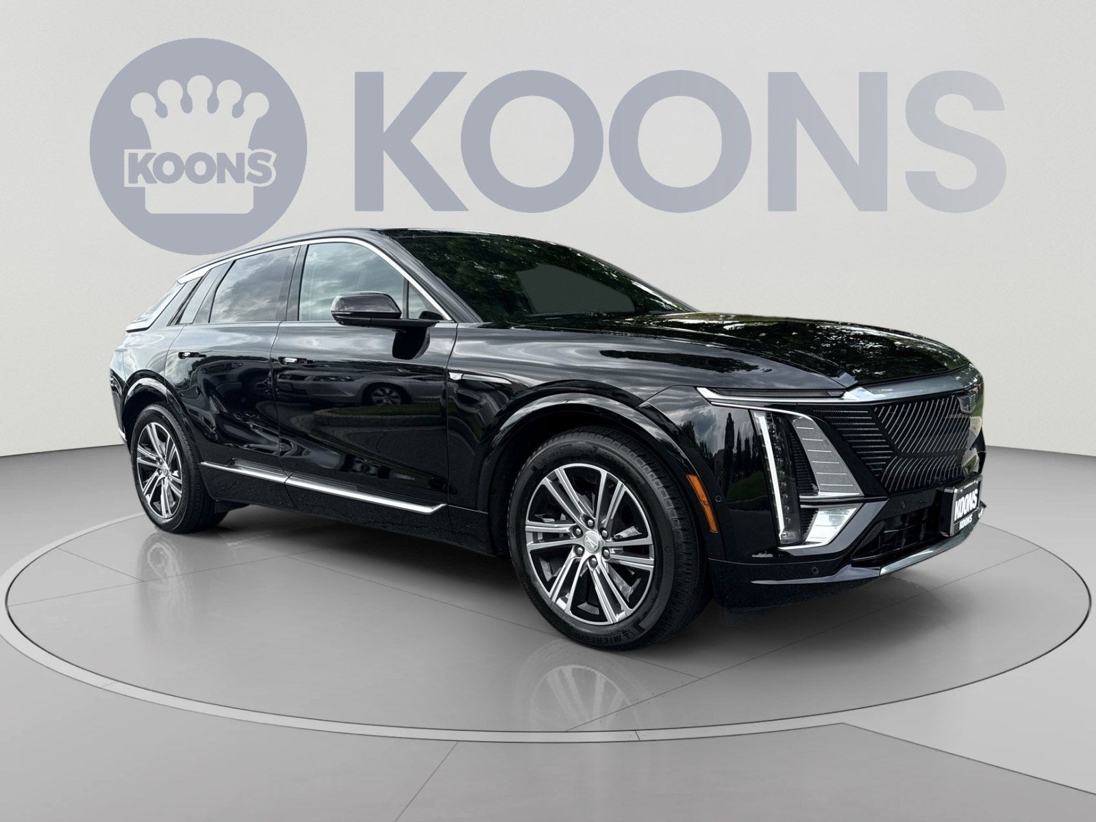 2024 Cadillac LYRIQ Luxury 2