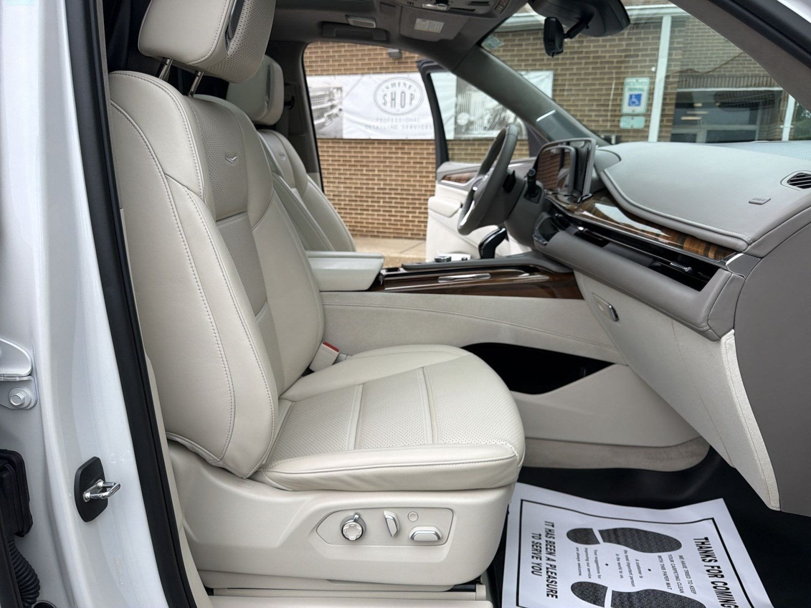 2024 Cadillac Escalade ESV Sport Platinum