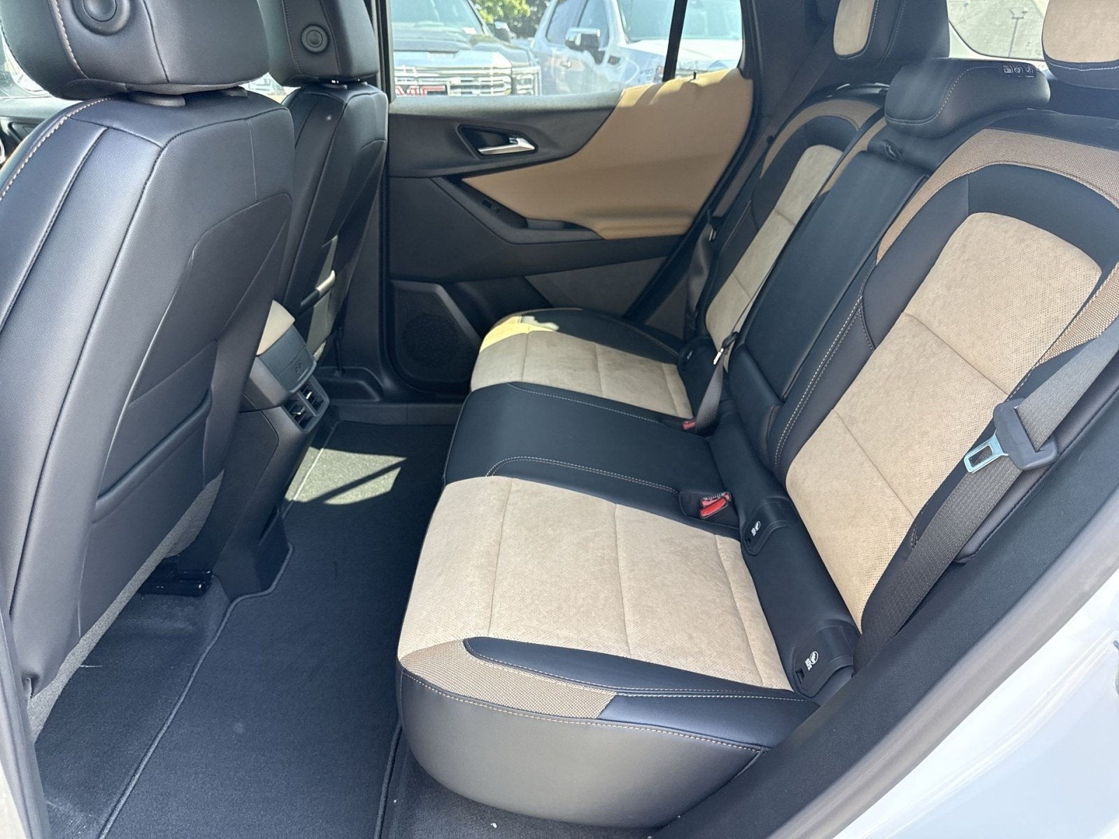 2027 Chevrolet Equinox ACTIV - Photo 15