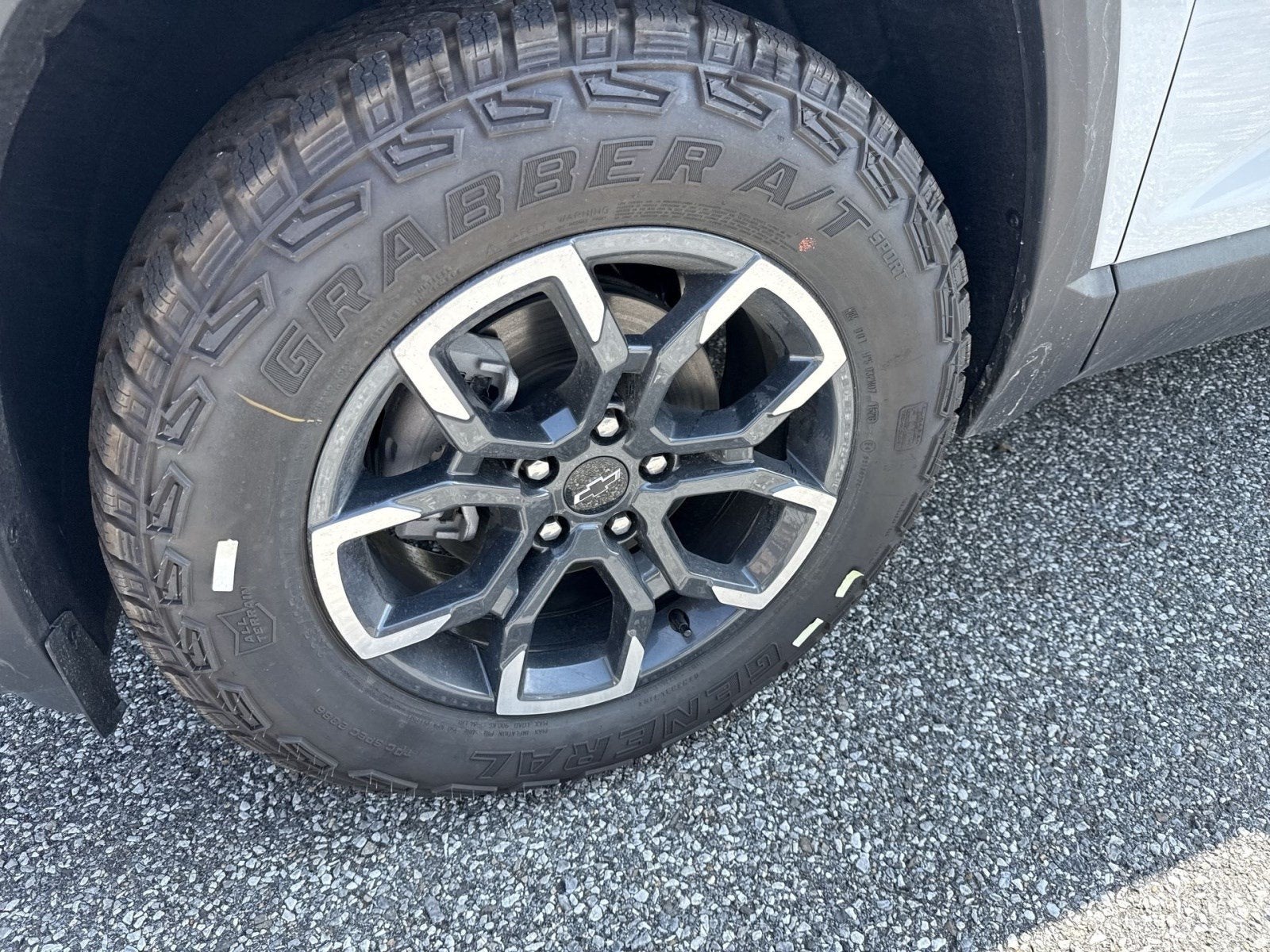 2027 Chevrolet Equinox ACTIV - Photo 6