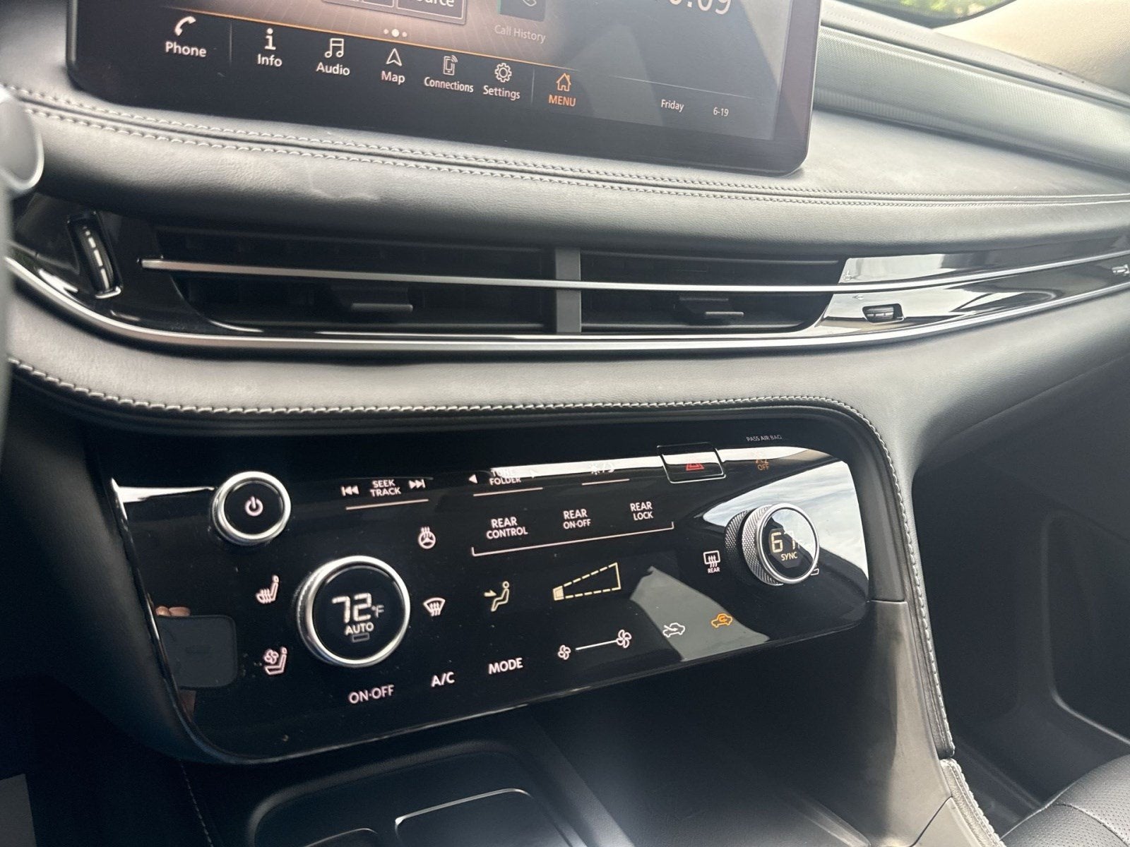 2023 INFINITI QX60 LUXE AWD