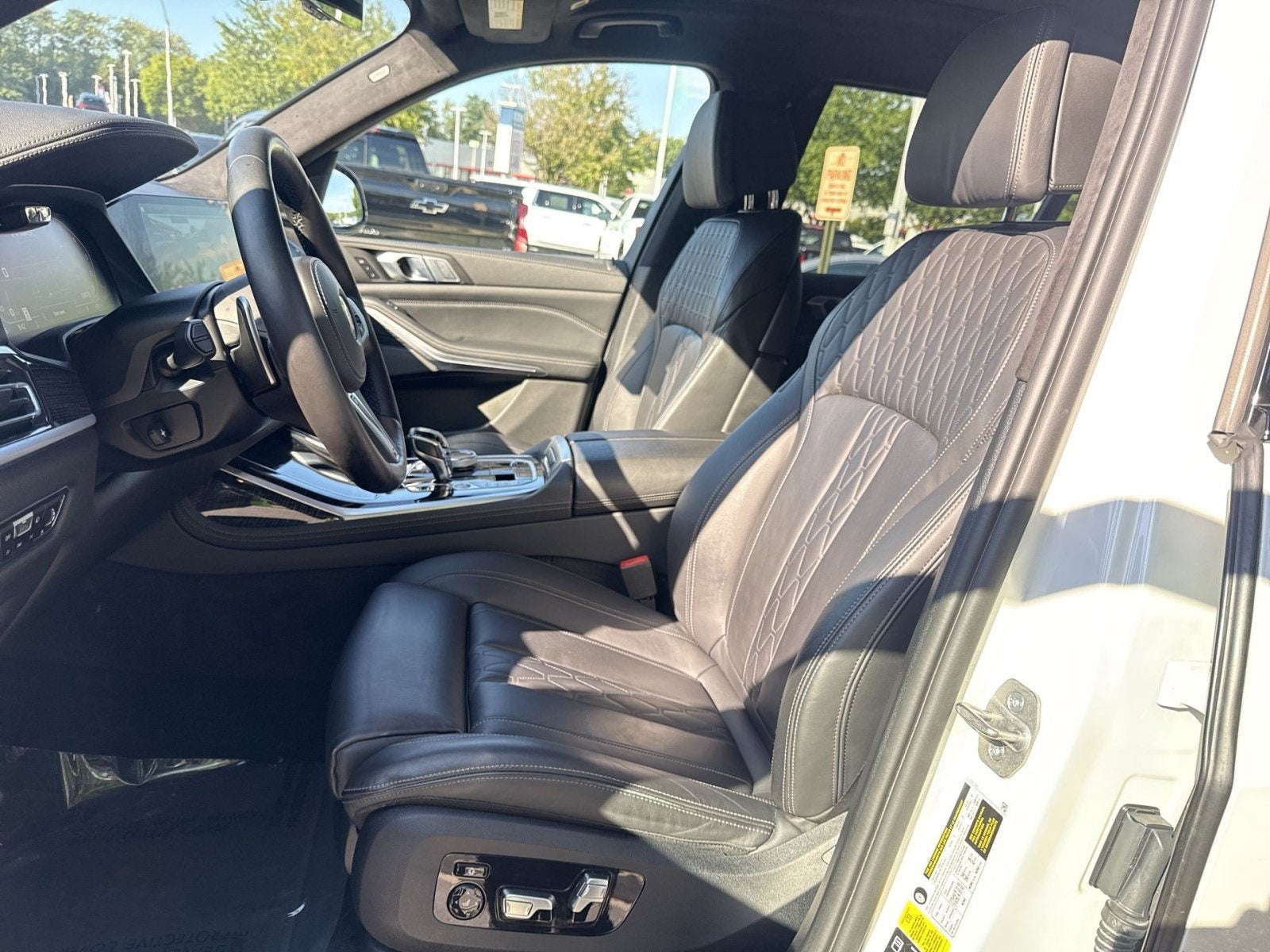 2022 BMW X7 M50i