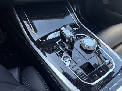 2022 BMW X7 M50i
