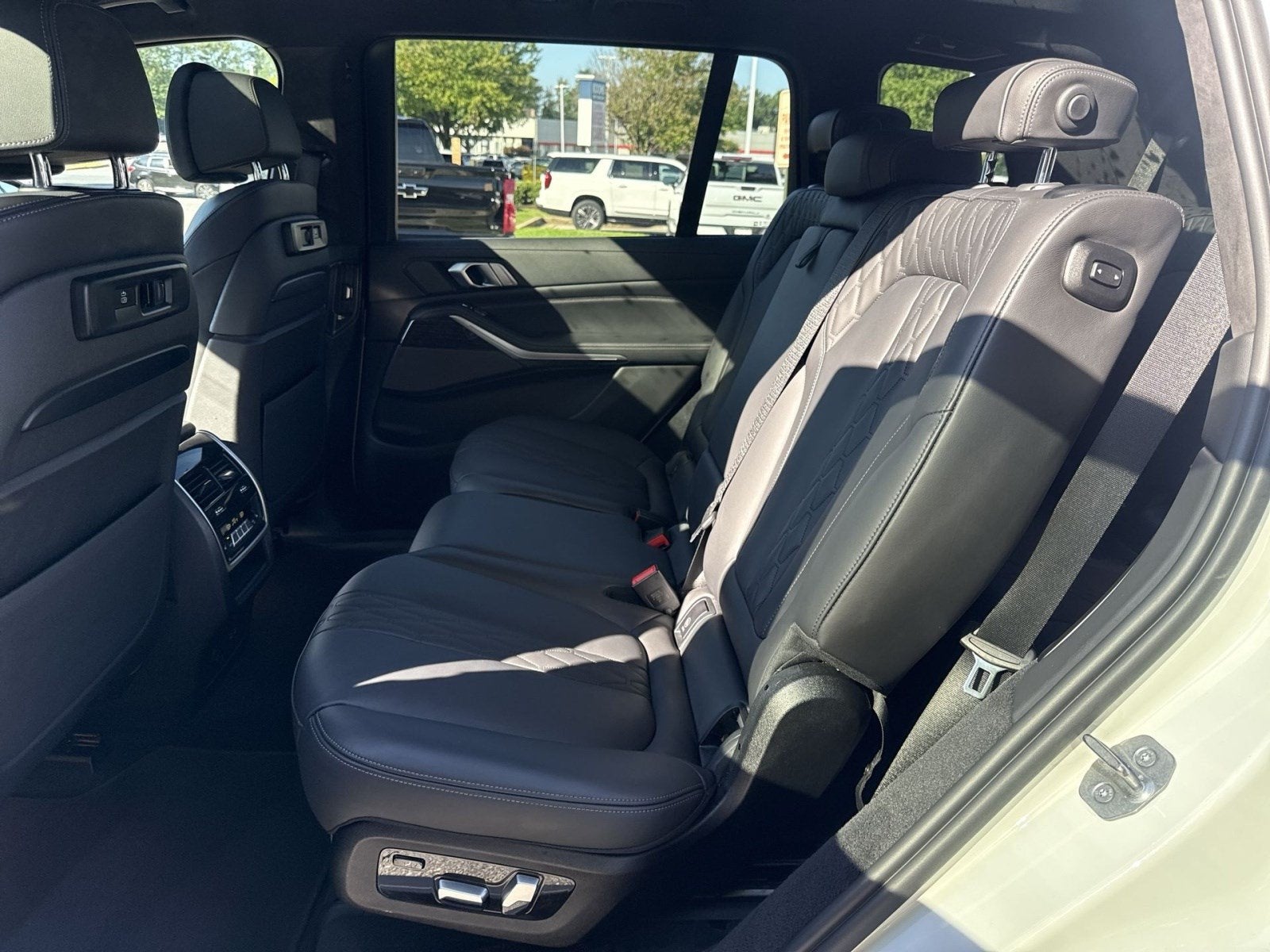 2022 BMW X7 M50i