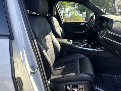 2022 BMW X7 M50i