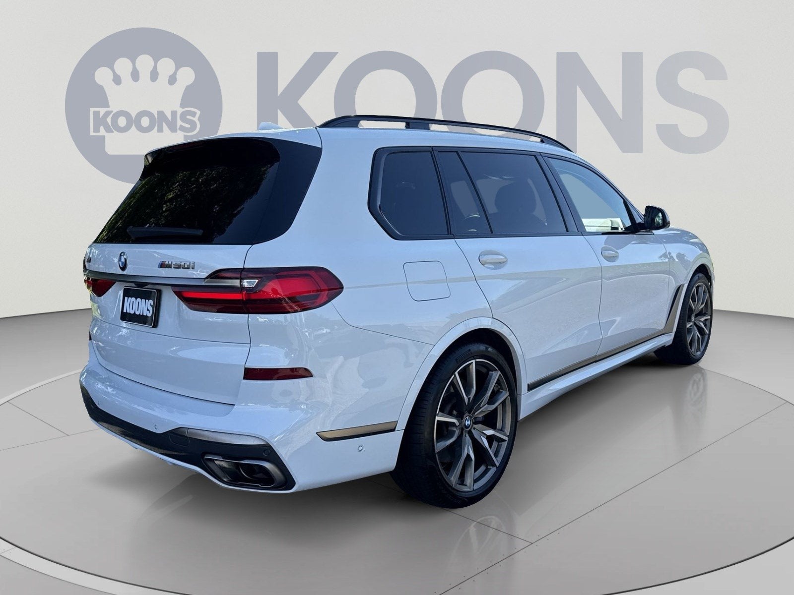 2022 BMW X7 M50i