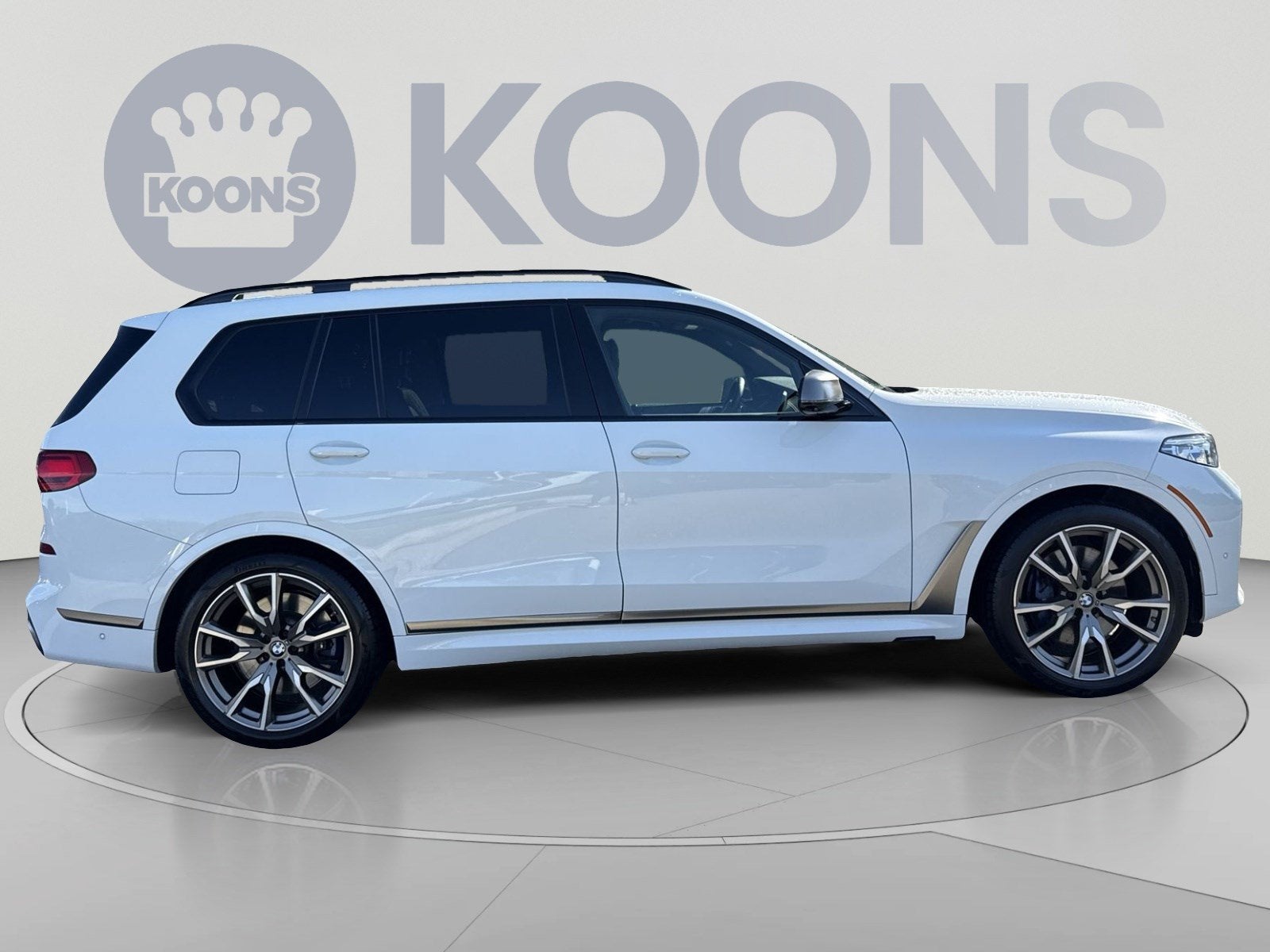 2022 BMW X7 M50i