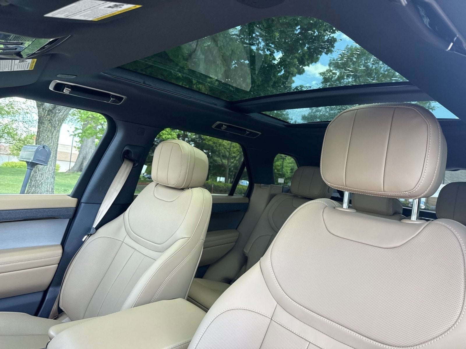 2025 Land Rover Range Rover Sport SE