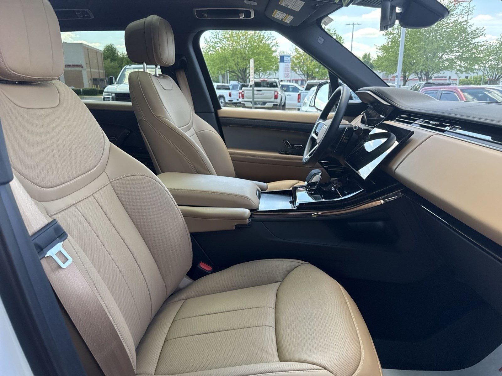 2025 Land Rover Range Rover Sport SE