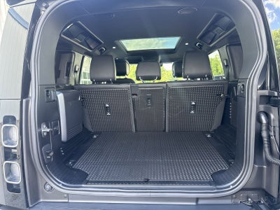 2023 Land Rover Defender V8