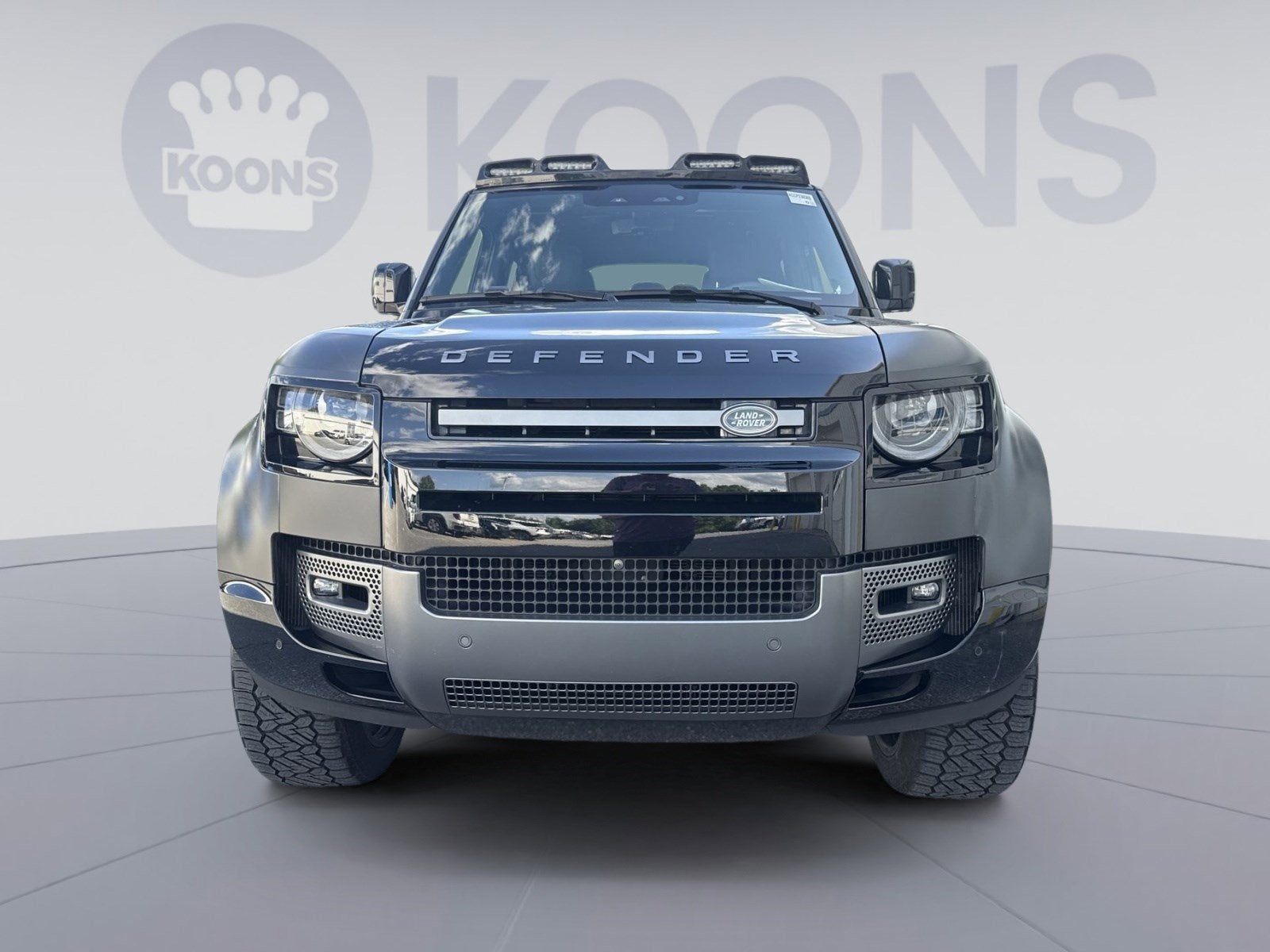 2023 Land Rover Defender V8