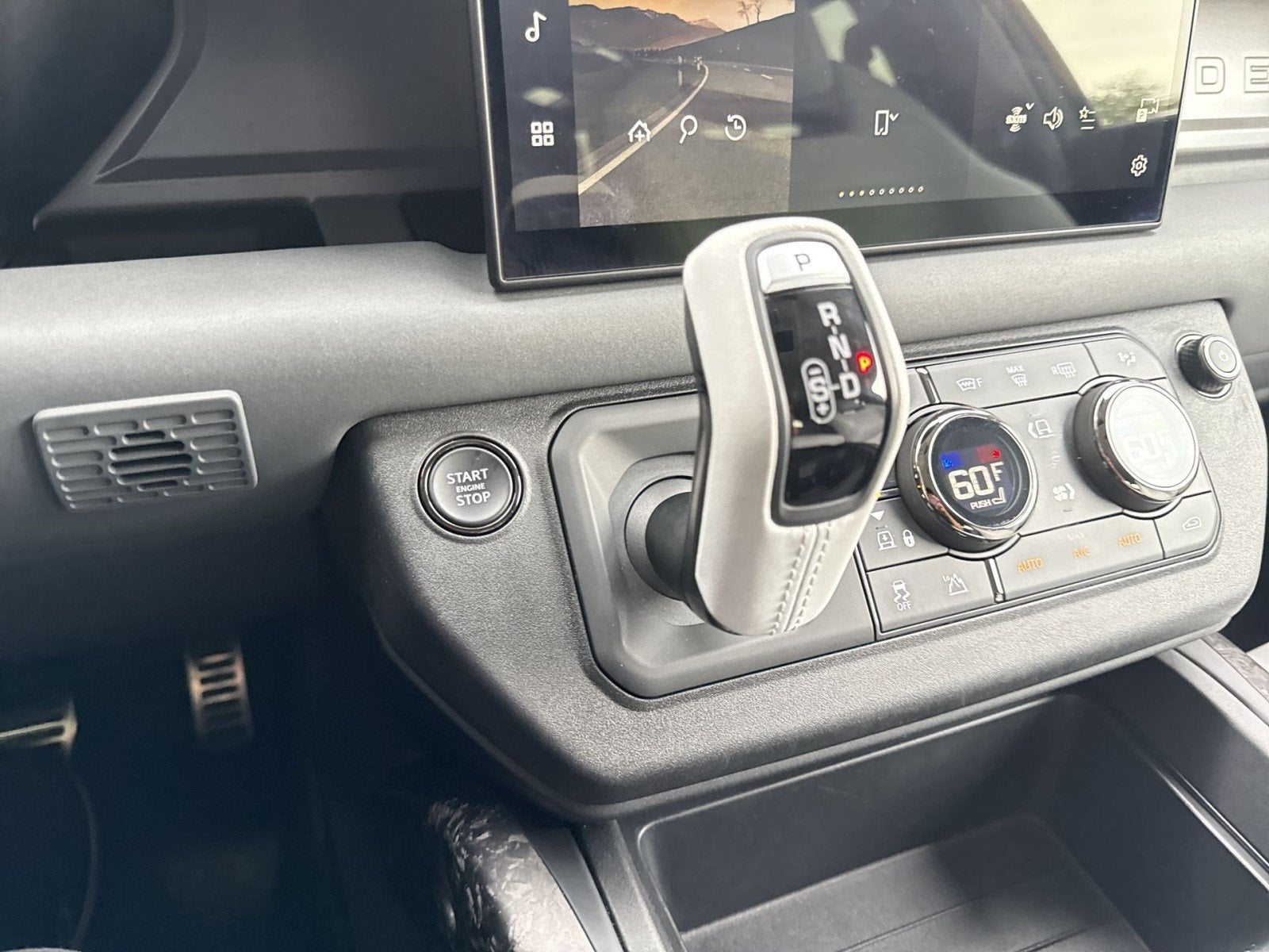 2025 Land Rover Defender OCTA