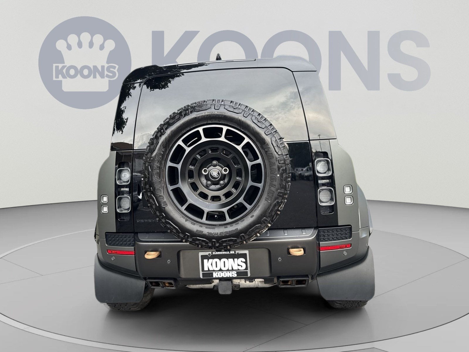 2025 Land Rover Defender OCTA