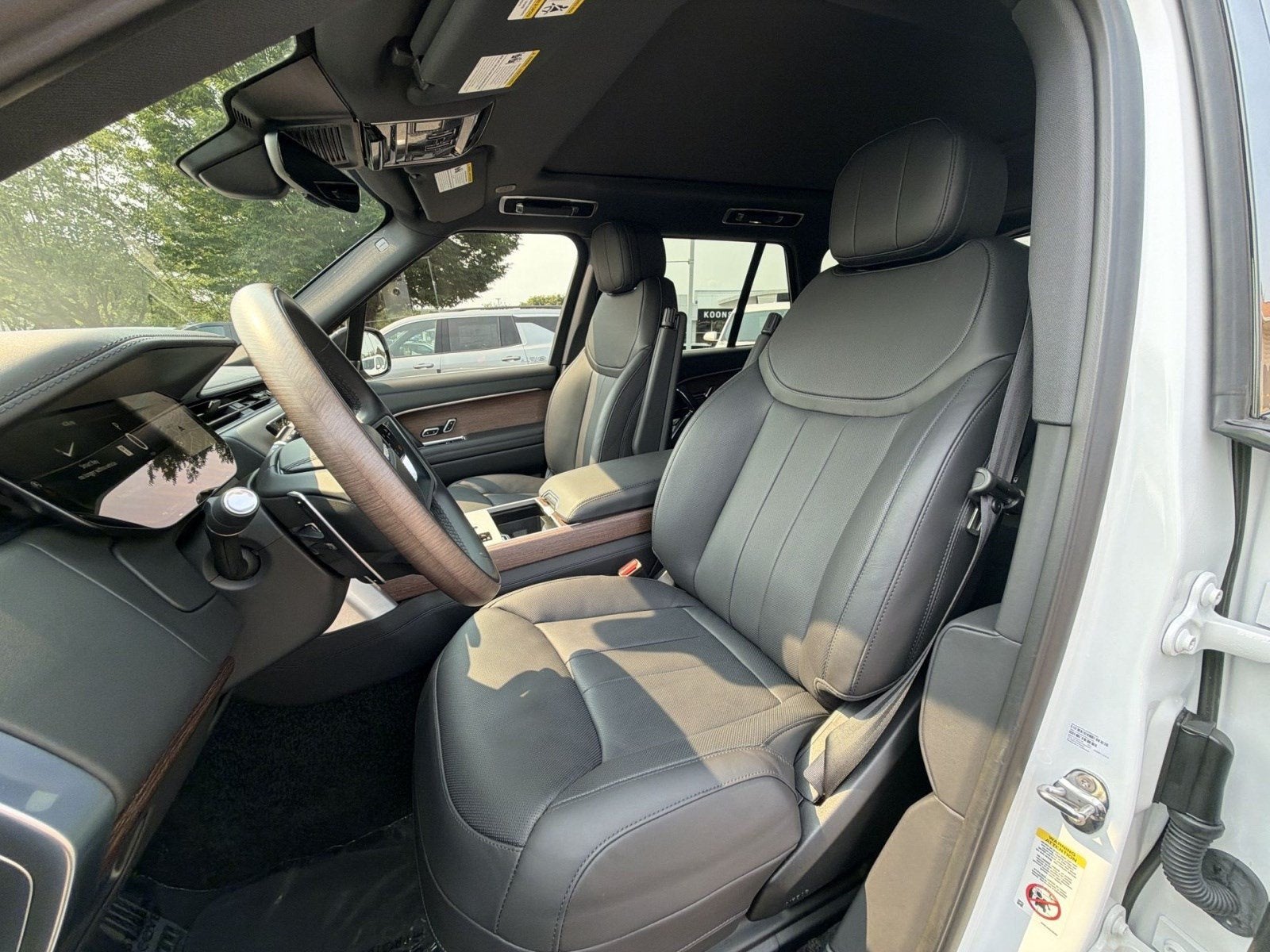 2025 Land Rover Range Rover P400 SE