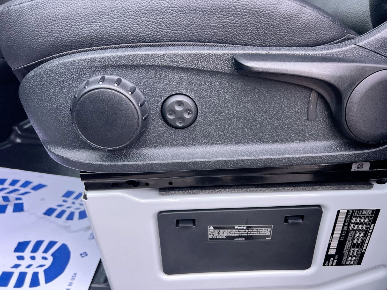 2024 Mercedes-Benz eSprinter Cargo Van High Roof