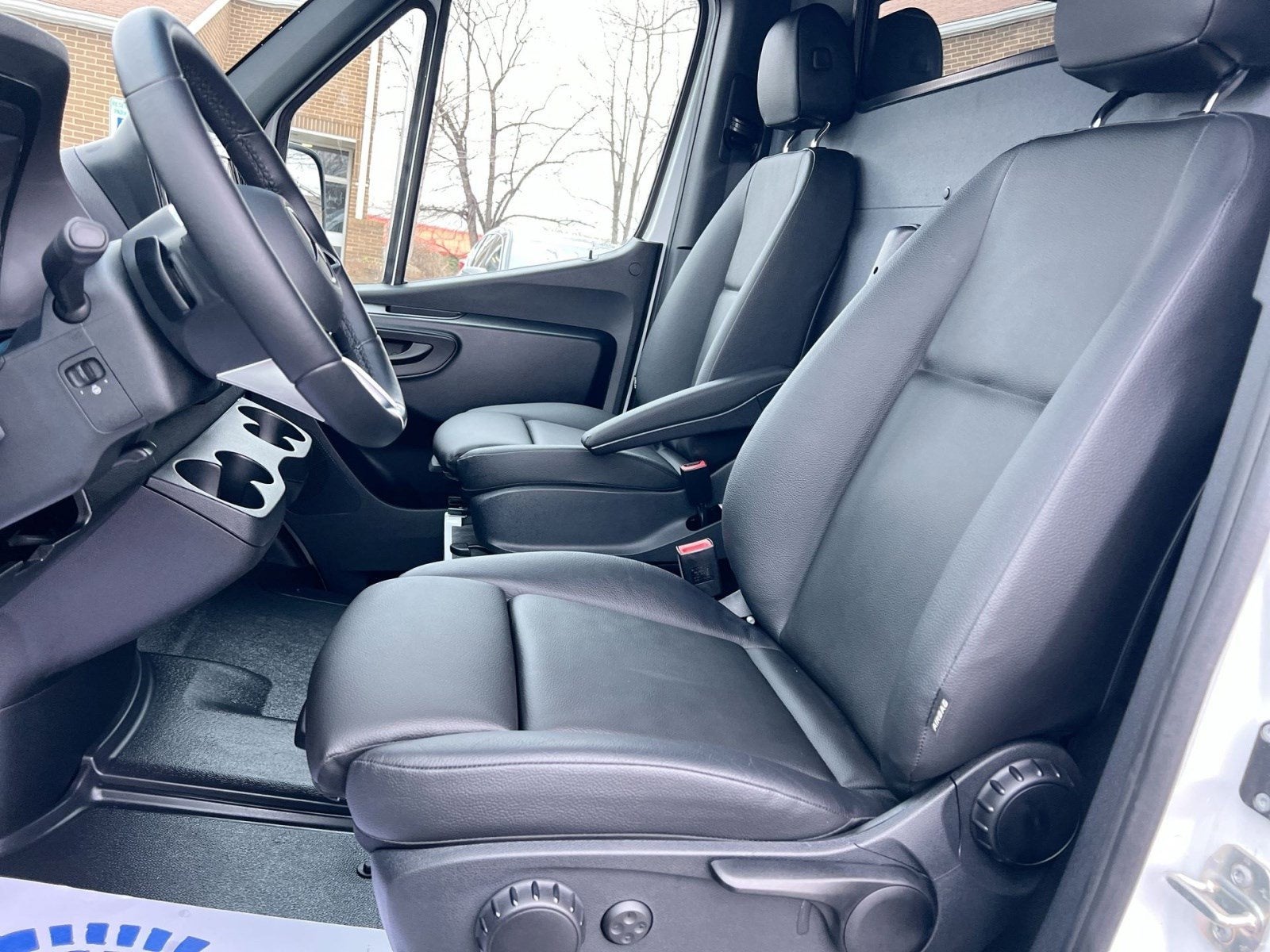 2024 Mercedes-Benz eSprinter Cargo Van High Roof