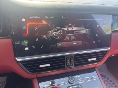 2022 Porsche Cayenne Cayenne Platinum Edition (MY22)