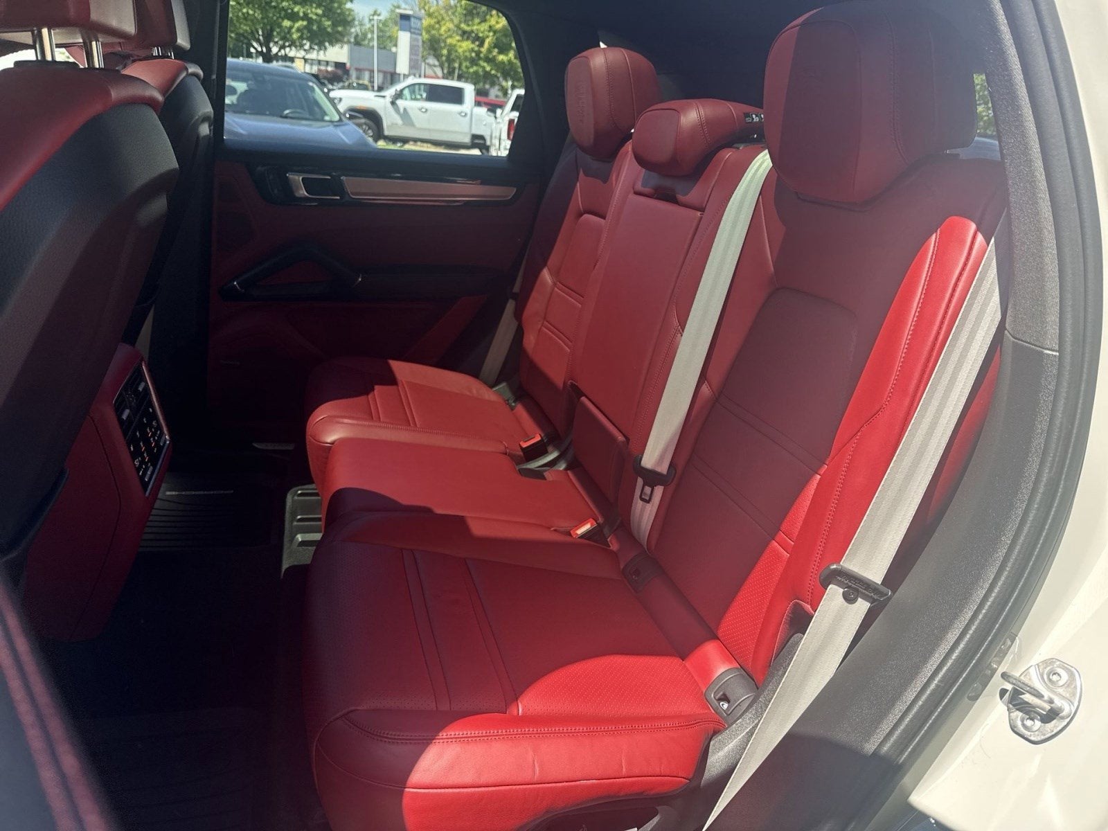 2022 Porsche Cayenne Cayenne Platinum Edition (MY22)